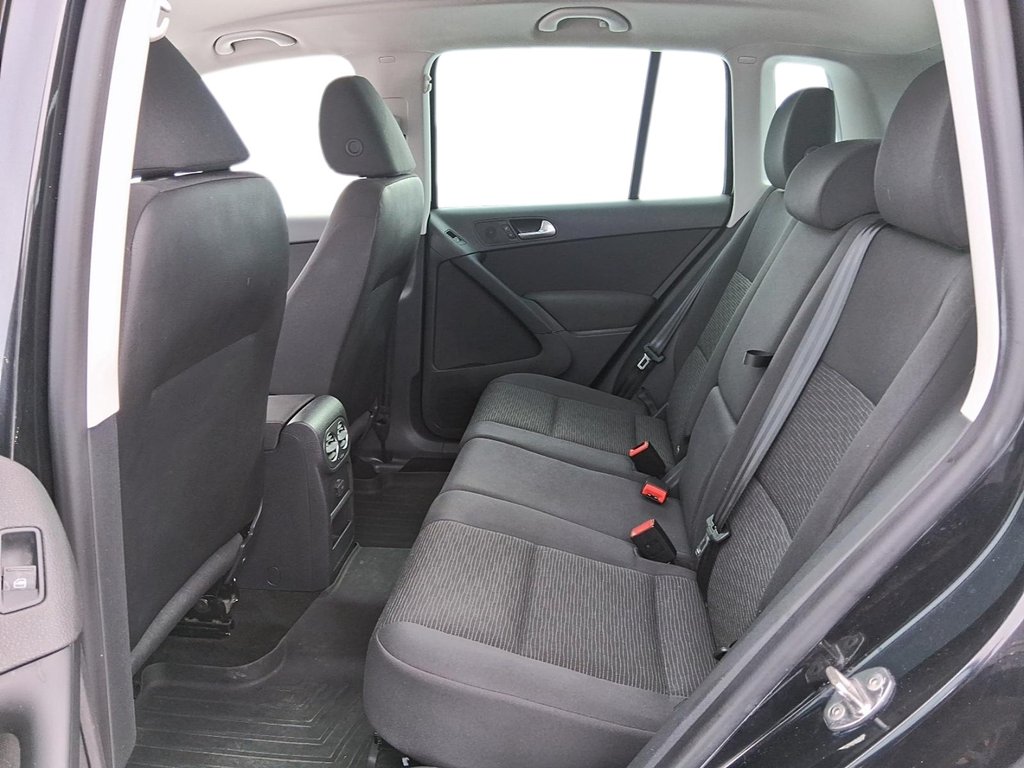2016 Volkswagen Tiguan Special Edition 2.0T 6sp at w/Tip 4M in Stratford, Ontario - 11 - w1024h768px