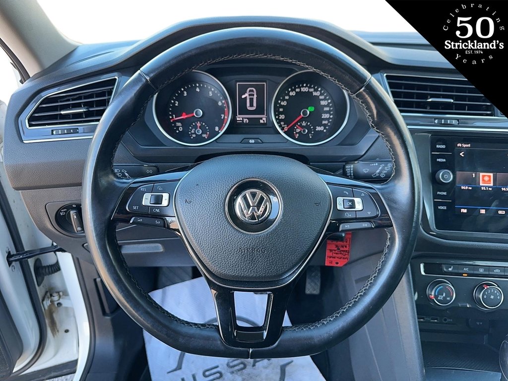 2018  Tiguan Trendline 2.0T 8sp at w/Tip 4M in Stratford, Ontario - 11 - w1024h768px