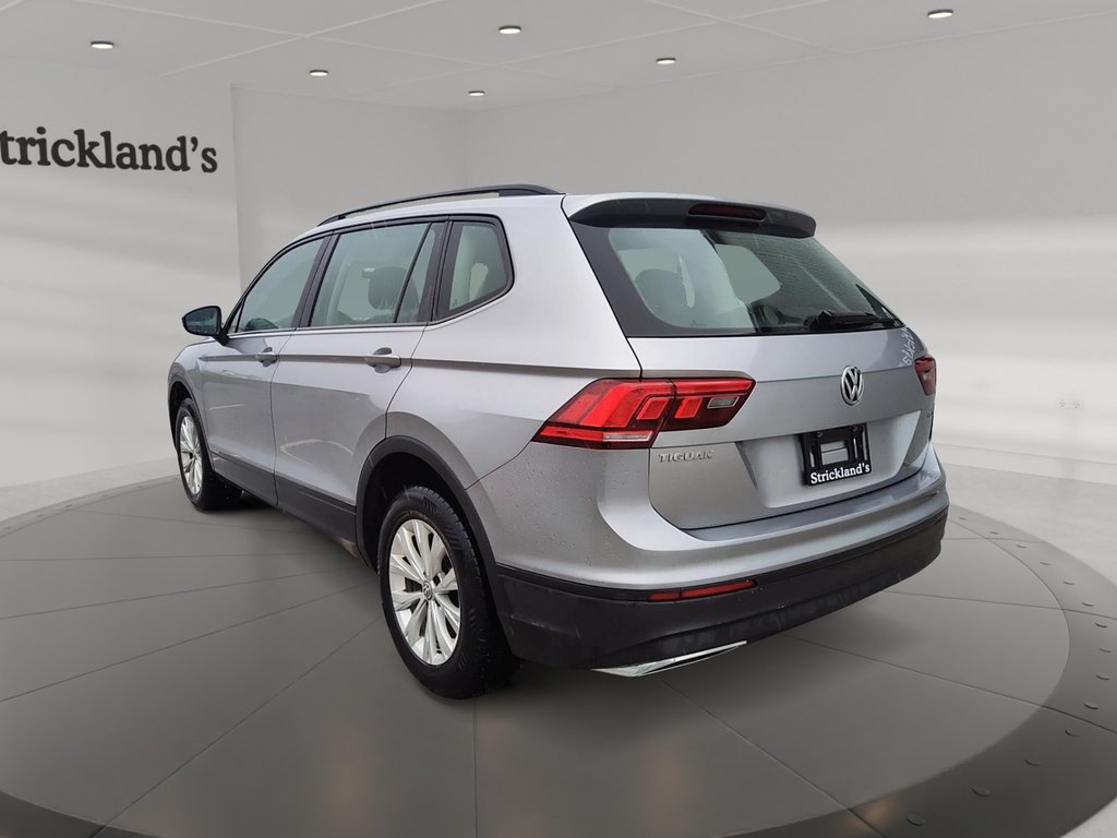 2020  Tiguan Trendline 2.0T 8sp at w/Tip 4M in Stratford, Ontario - 4 - w1024h768px