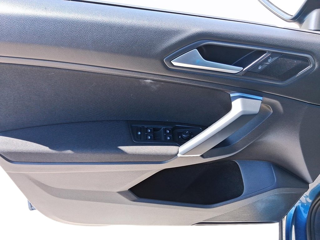 2020 Volkswagen Tiguan Trendline 2.0T 8sp at w/Tip 4M in Stratford, Ontario - 11 - w1024h768px