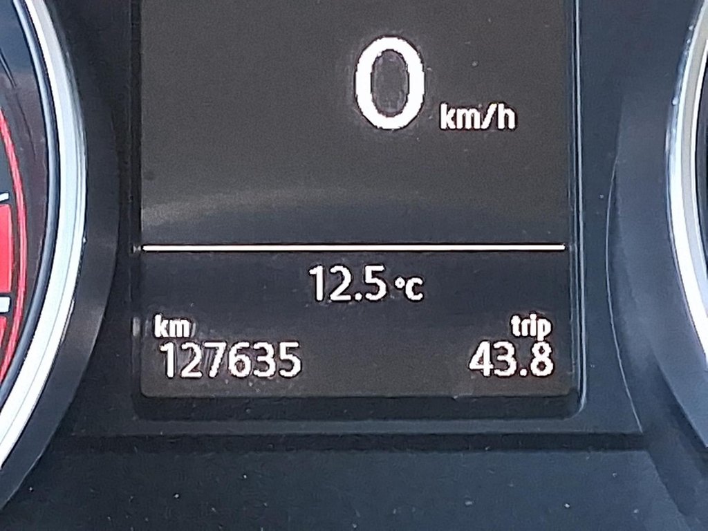 2020 Volkswagen Tiguan Trendline 2.0T 8sp at w/Tip 4M in Stratford, Ontario - 13 - w1024h768px