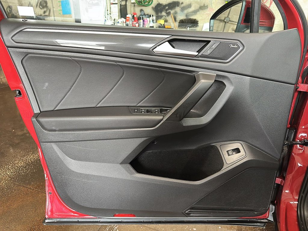 2021 Volkswagen Tiguan Highline 2.0T 8sp at w/Tip 4M in Stratford, Ontario - 10 - w1024h768px