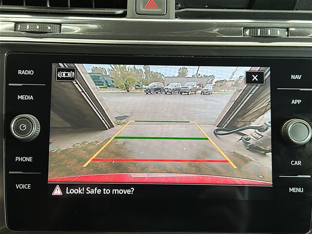 2021 Volkswagen Tiguan Highline 2.0T 8sp at w/Tip 4M in Stratford, Ontario - 15 - w1024h768px