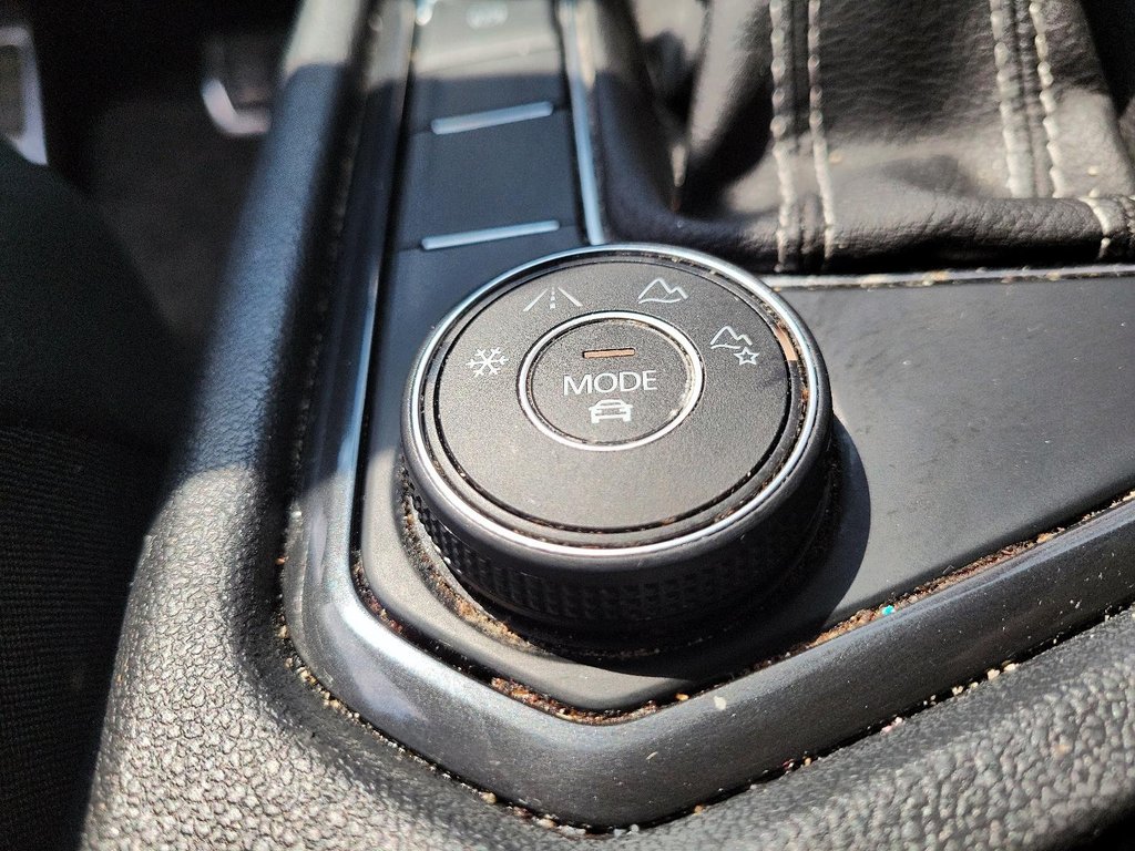 2023 Volkswagen Tiguan Comfortline R-Line Black 2.0T 8sp at w/Tip 4M in Stratford, Ontario - 15 - w1024h768px