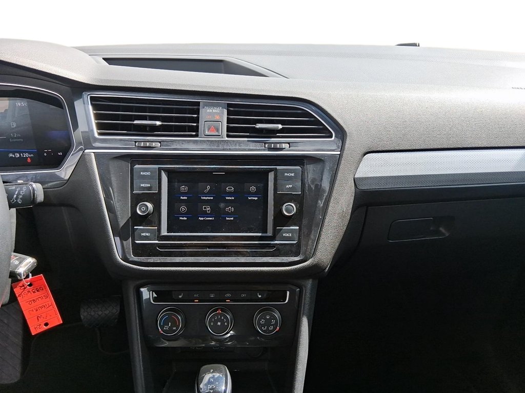 2024 Volkswagen Tiguan Trendline 2.0T 8sp at w/Tip 4M in Stratford, Ontario - 15 - w1024h768px