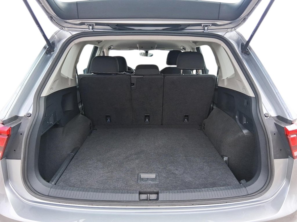 2024 Volkswagen Tiguan Trendline 2.0T 8sp at w/Tip 4M in Stratford, Ontario - 6 - w1024h768px