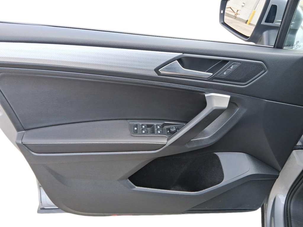 2024 Volkswagen Tiguan Trendline 2.0T 8sp at w/Tip 4M in Stratford, Ontario - 11 - w1024h768px