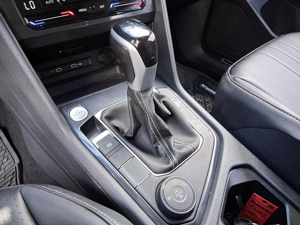2024 Volkswagen Tiguan Comfortline R-Line Black 2.0T 8sp at w/Tip 4M in Stratford, Ontario - 16 - w1024h768px