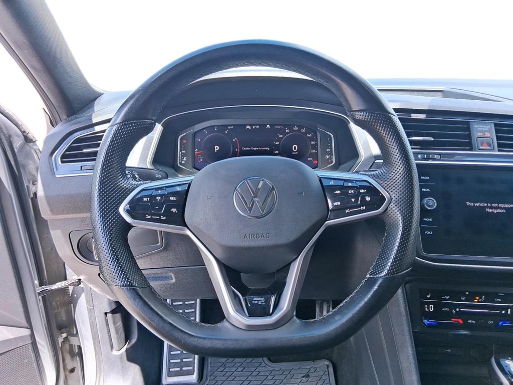 2024 Volkswagen Tiguan Comfortline R-Line Black 2.0T 8sp at w/Tip 4M in Stratford, Ontario - 12 - w1024h768px