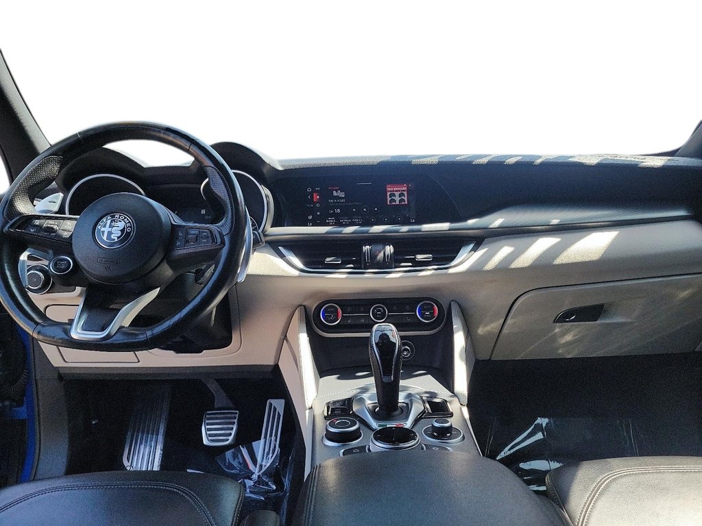 2021 Alfa Romeo Stelvio Ti AWD in Brantford, Ontario - 8 - w1024h768px