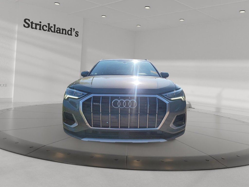 2022 Audi Q3 45 2.0T Komfort quattro 8sp Tiptronic in Brantford, Ontario - 2 - w1024h768px