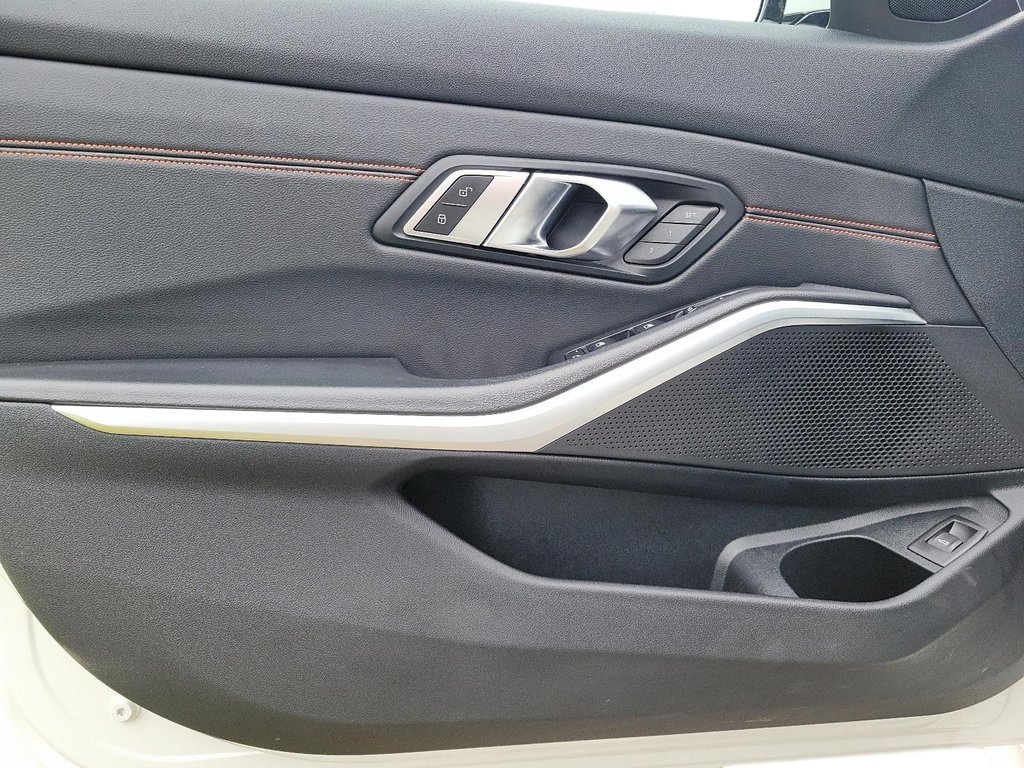 2020 BMW 330i xDrive Sedan (5R79) in Brantford, Ontario - 10 - w1024h768px