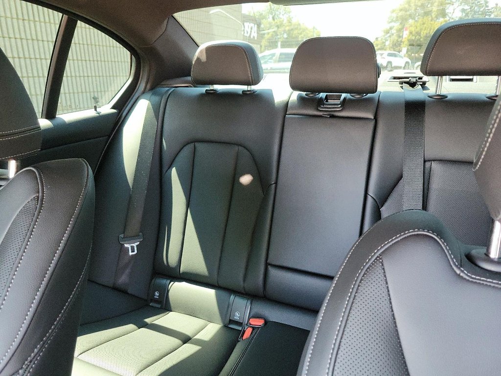 2025 BMW 330i xDrive Sedan in Brantford, Ontario - 15 - w1024h768px