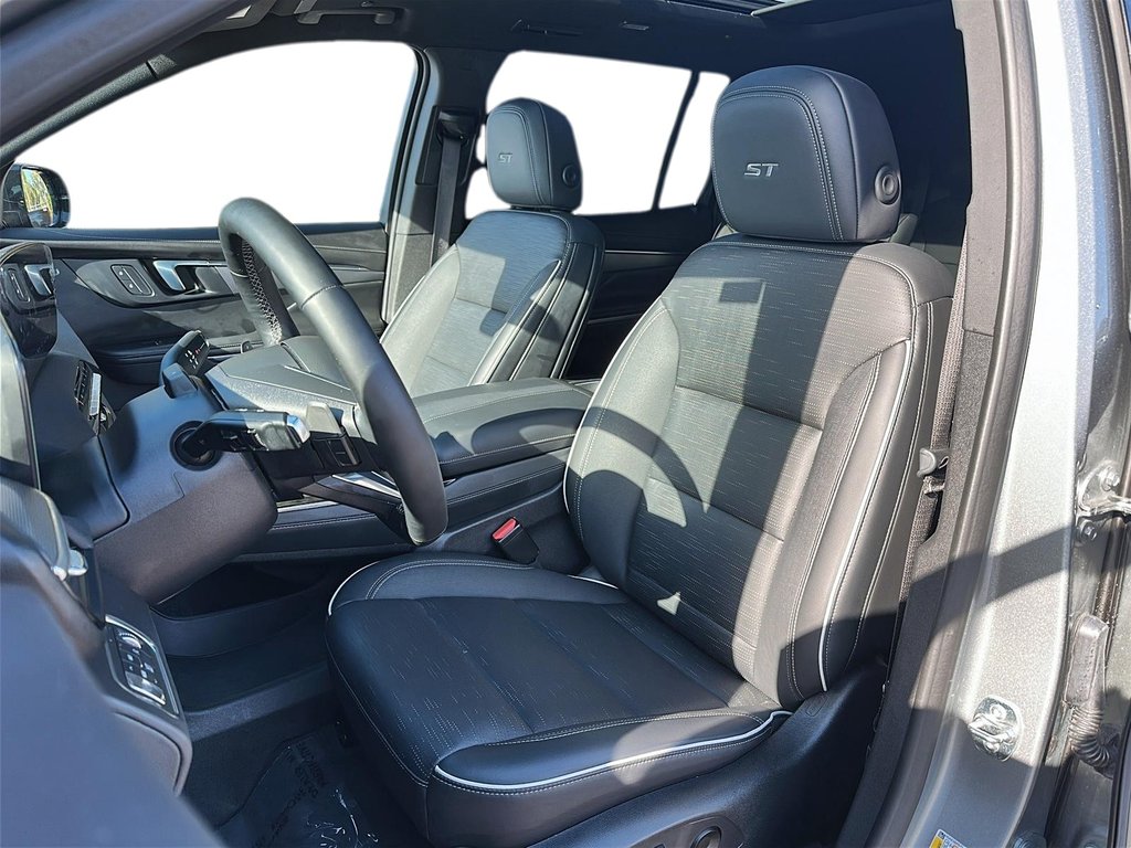 2025 Buick Enclave AWD 4dr Sport Touring in Brantford, Ontario - 8 - w1024h768px