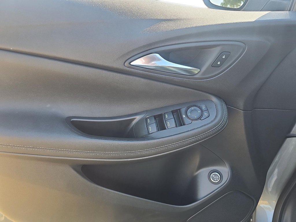 2024 Buick Encore GX Sport Touring AWD in Brantford, Ontario - 10 - w1024h768px