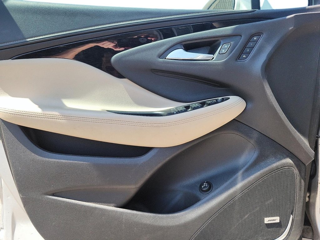 2018 Buick Envision Premium II in Brantford, Ontario - 9 - w1024h768px