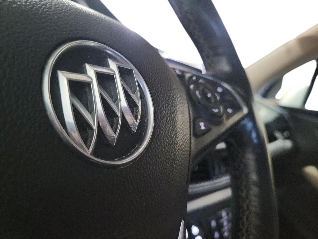 2018 Buick Envision Premium II in Brantford, Ontario - 17 - w1024h768px