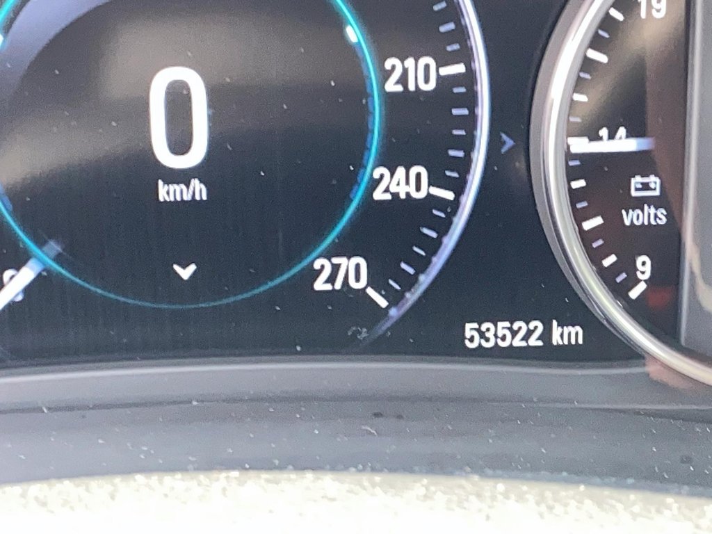 2020 Buick ENVISION Premium I AWD in Stratford, Ontario - 12 - w1024h768px