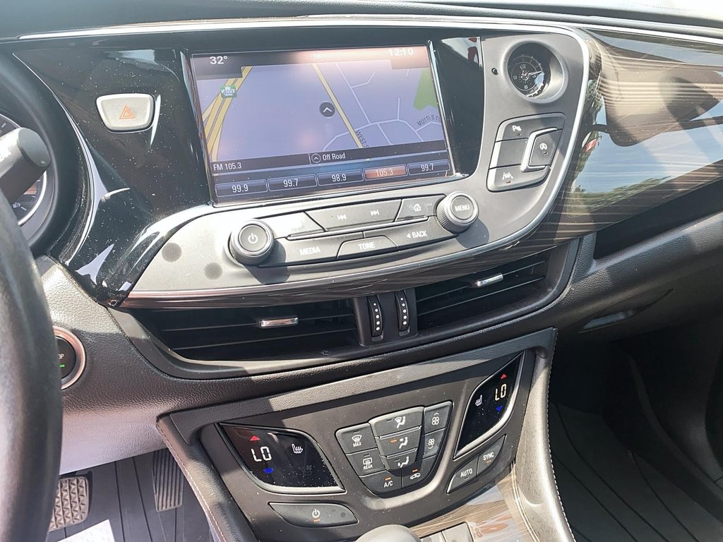 2020 Buick ENVISION Premium I AWD in Stratford, Ontario - 13 - w1024h768px