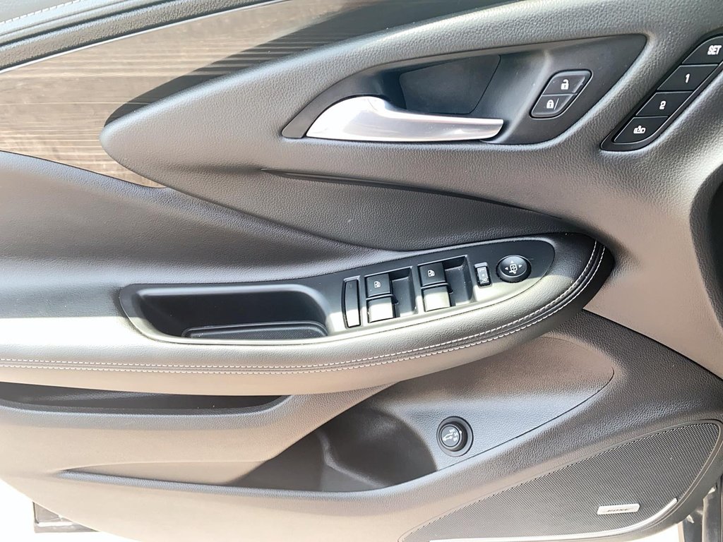 2020 Buick ENVISION Premium I AWD in Stratford, Ontario - 10 - w1024h768px