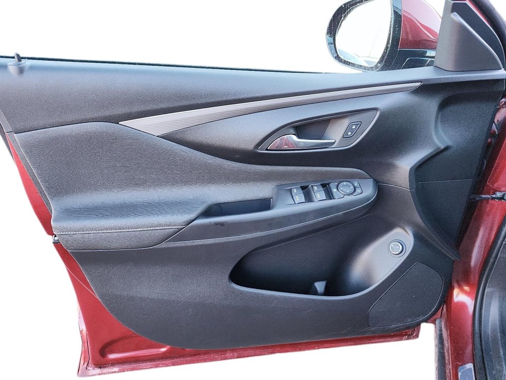 2024 Buick Envista FWD Avenir in Brantford, Ontario - 11 - w1024h768px