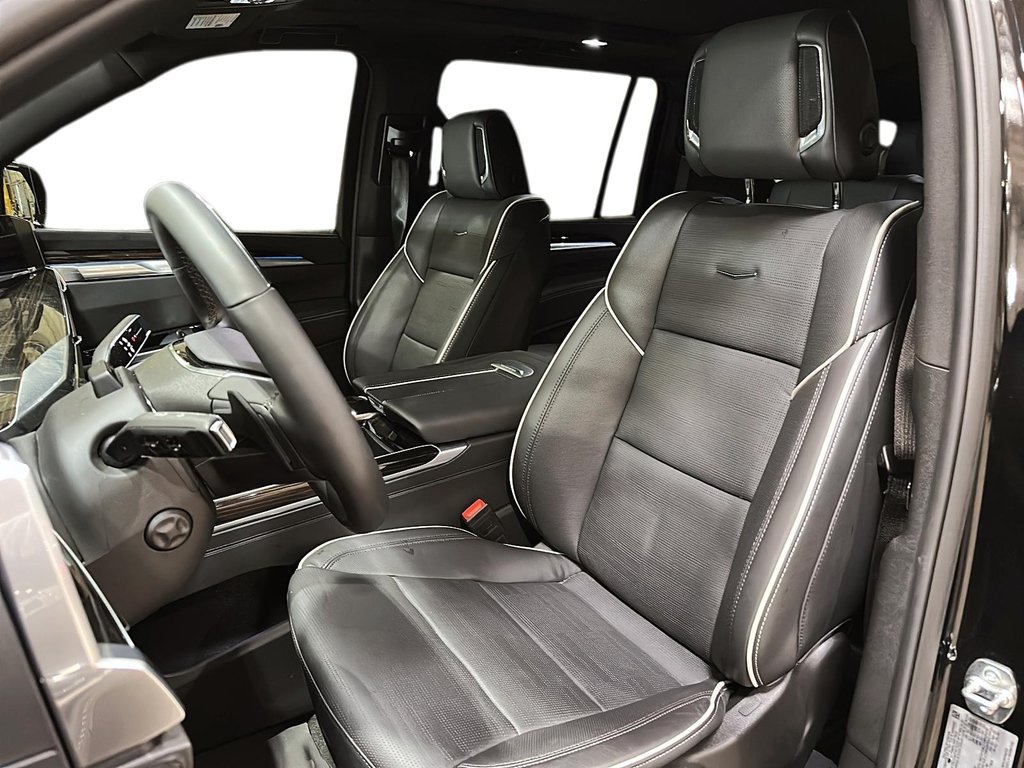 2025 Cadillac Escalade ESV 4WD Premium Luxury in Stratford, Ontario - 8 - w1024h768px