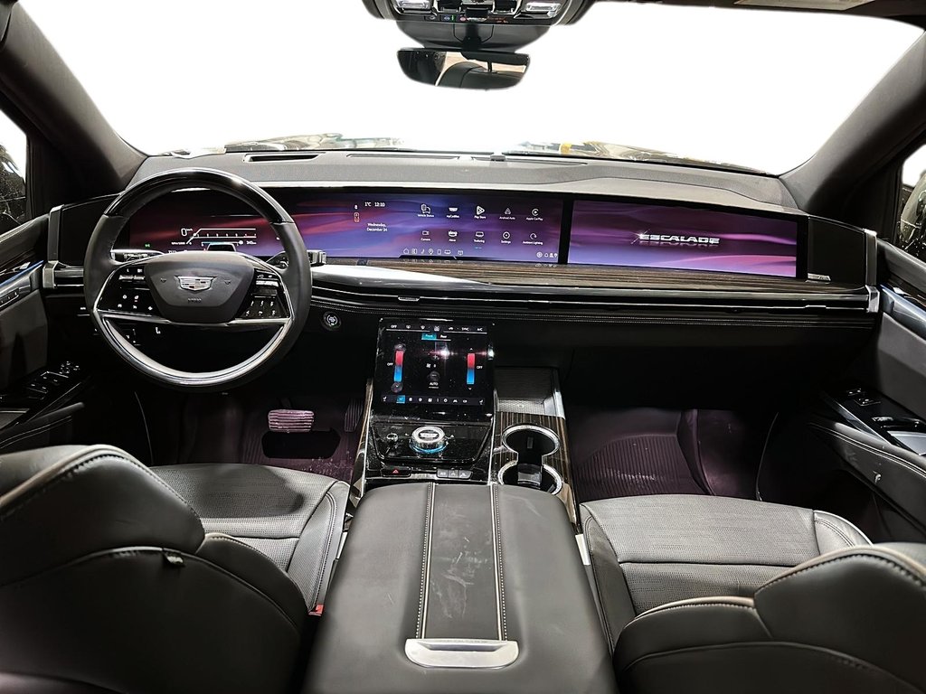 2025 Cadillac Escalade ESV 4WD Premium Luxury in Stratford, Ontario - 9 - w1024h768px