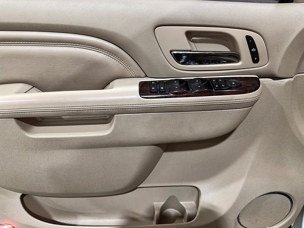 2012 Cadillac Escalade 4WD Hybrid in Brantford, Ontario - 10 - w1024h768px