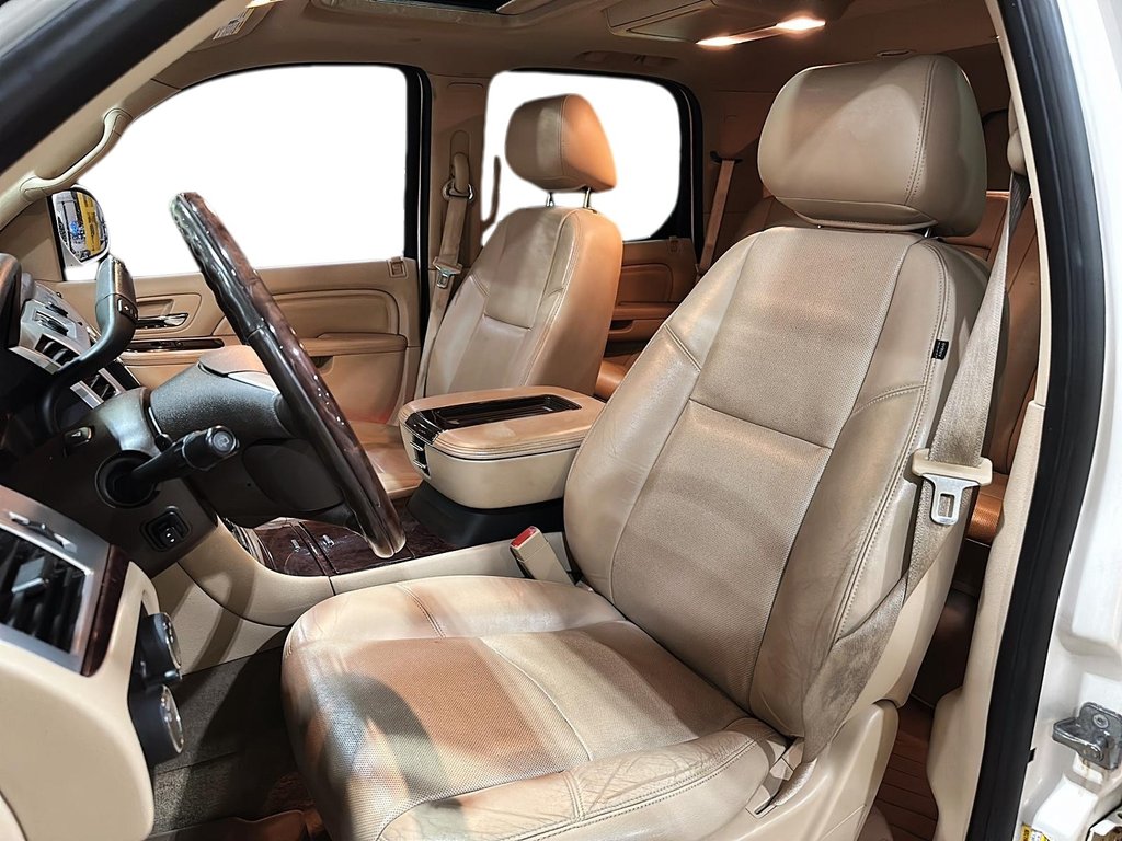 2012 Cadillac Escalade 4WD Hybrid in Brantford, Ontario - 8 - w1024h768px