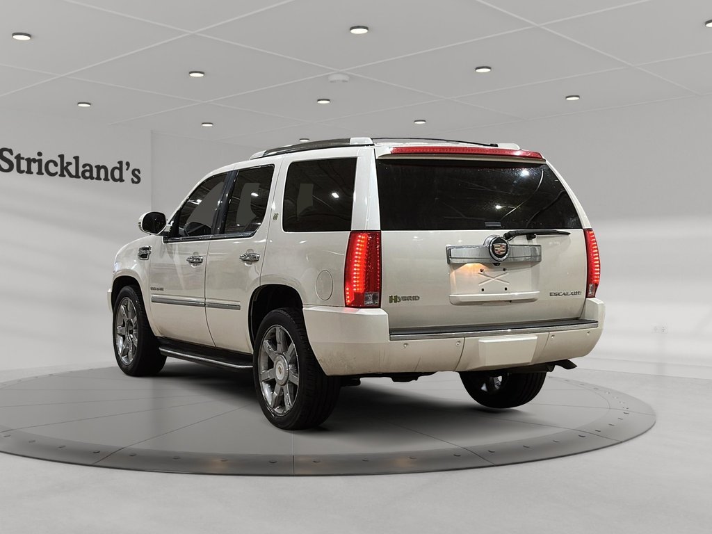 2012 Cadillac Escalade 4WD Hybrid in Brantford, Ontario - 4 - w1024h768px