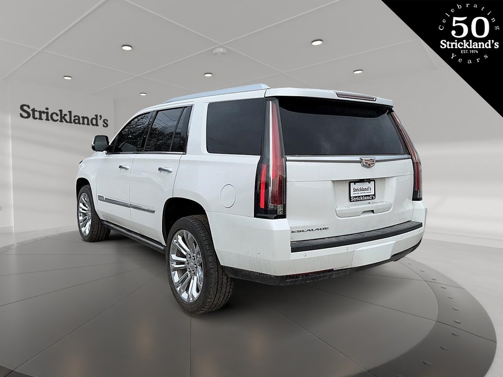 2017  Escalade Premium in Brantford, Ontario - 4 - w1024h768px