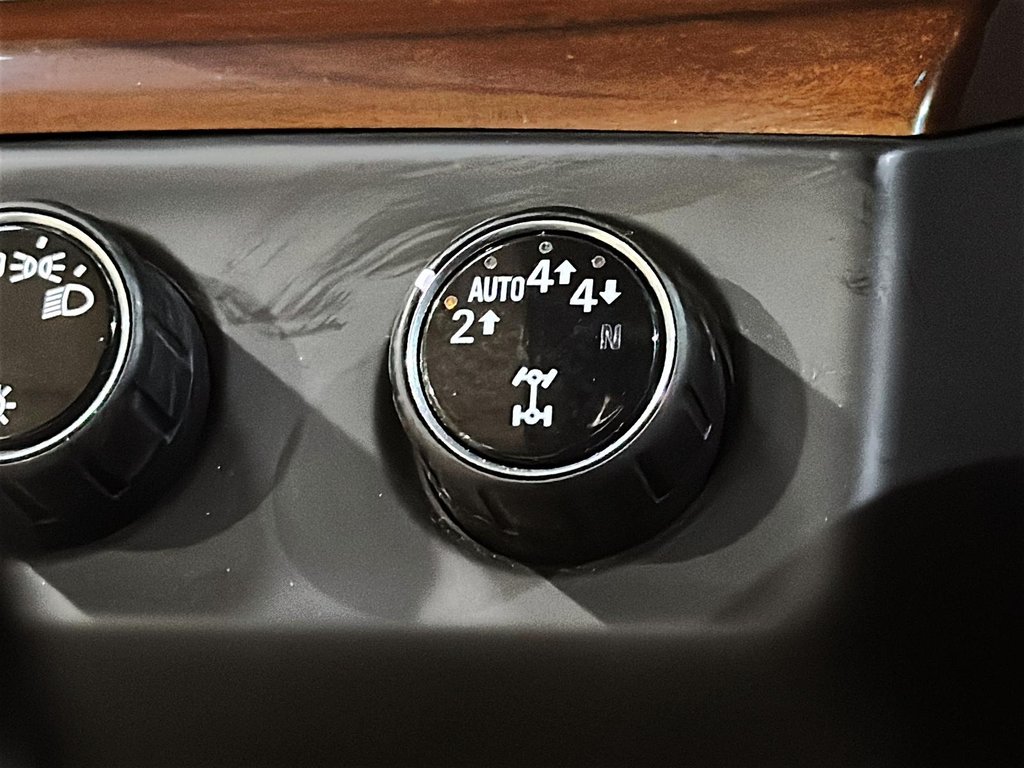 2020 Cadillac Escalade Premium Luxury in Stratford, Ontario - 17 - w1024h768px