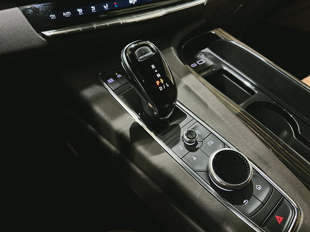 2021 Cadillac Escalade Sport in Brantford, Ontario - 14 - w1024h768px