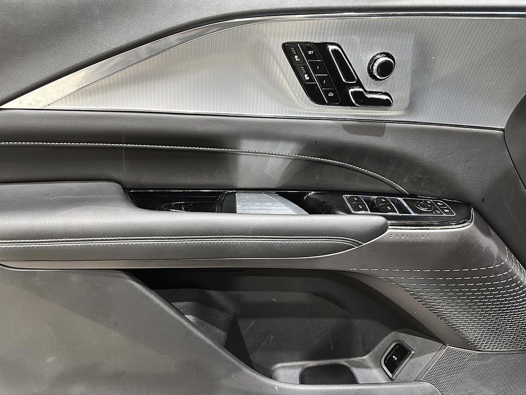 2024 Cadillac LYRIQ 4dr Tech w/1SA in Stratford, Ontario - 10 - w1024h768px