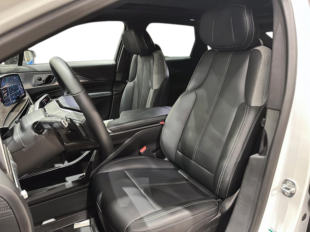 2024 Cadillac LYRIQ 4dr Tech w/1SA in Stratford, Ontario - 8 - w1024h768px