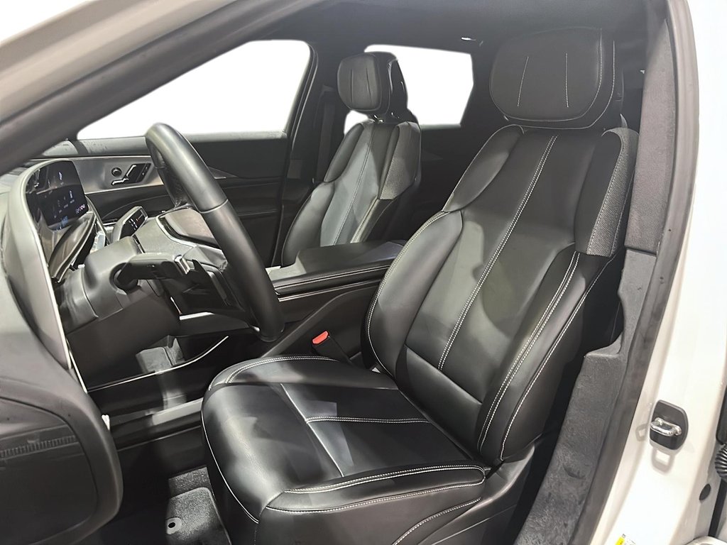 2024 Cadillac LYRIQ 4dr Tech w/1SA in Stratford, Ontario - 8 - w1024h768px