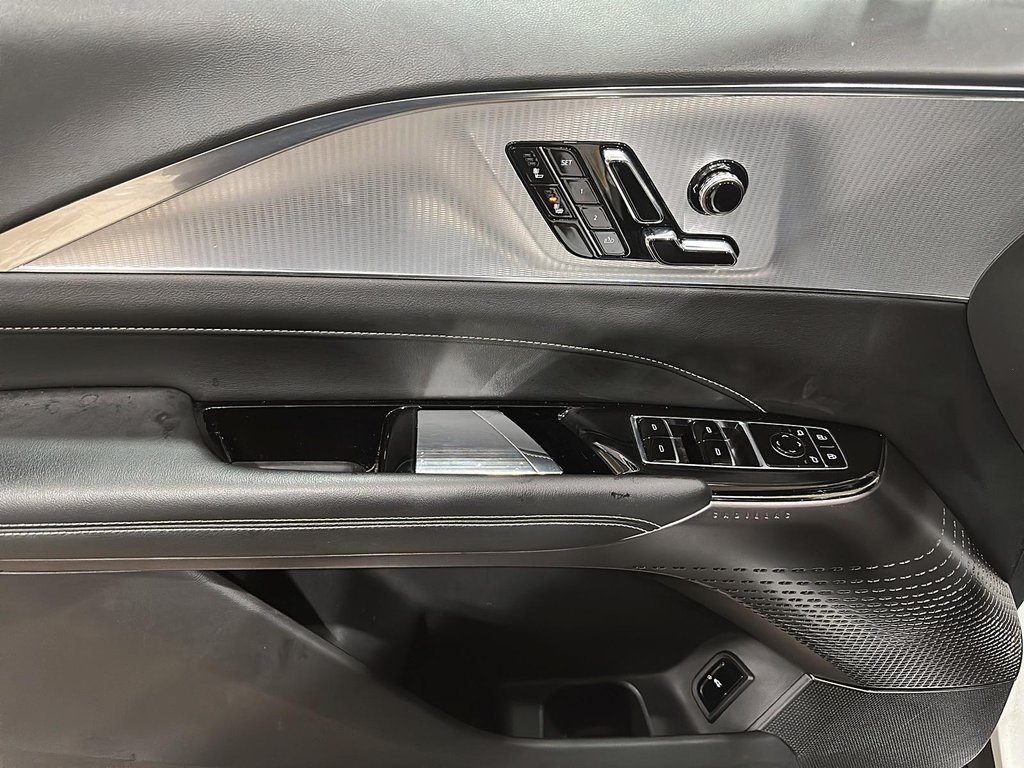 2024 Cadillac LYRIQ 4dr Tech w/1SA in Stratford, Ontario - 10 - w1024h768px