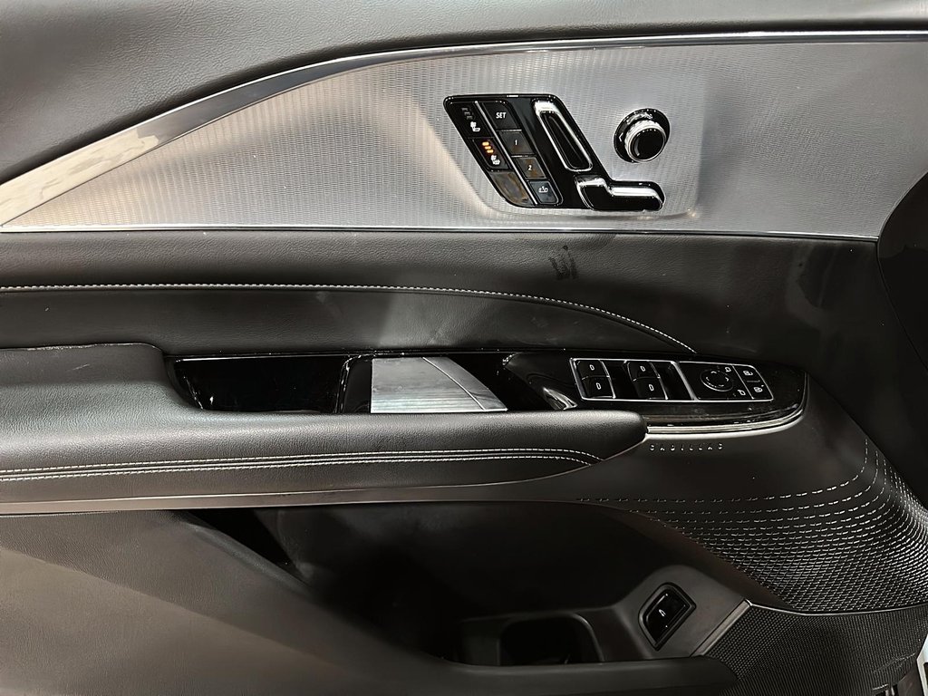 2024 Cadillac LYRIQ 4dr Tech w/1SA in Stratford, Ontario - 10 - w1024h768px