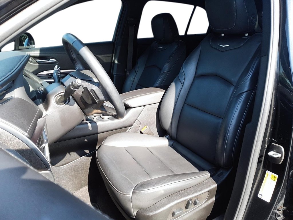2022 Cadillac XT4 Luxury AWD in Brantford, Ontario - 8 - w1024h768px