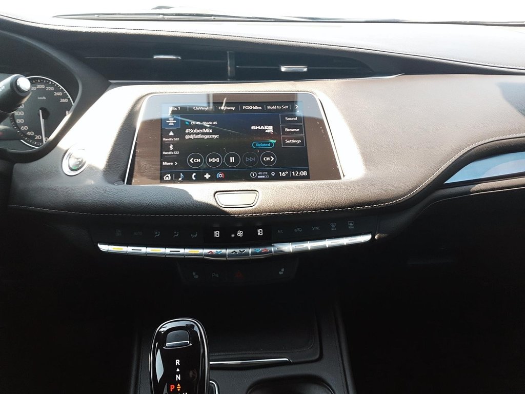 2022 Cadillac XT4 Luxury AWD in Brantford, Ontario - 13 - w1024h768px