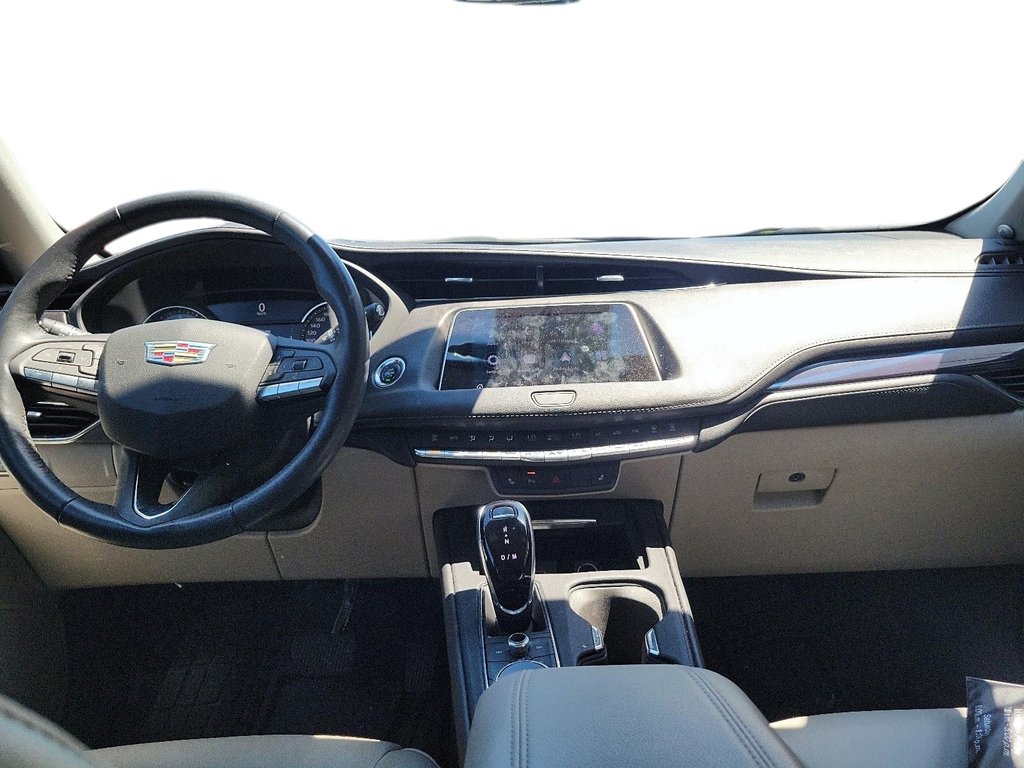 2022 Cadillac XT4 Luxury FWD in Brantford, Ontario - 9 - w1024h768px