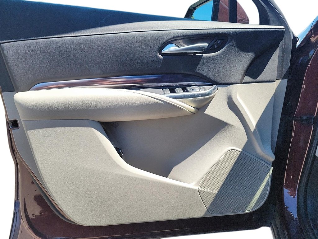 2022 Cadillac XT4 Luxury FWD in Brantford, Ontario - 10 - w1024h768px