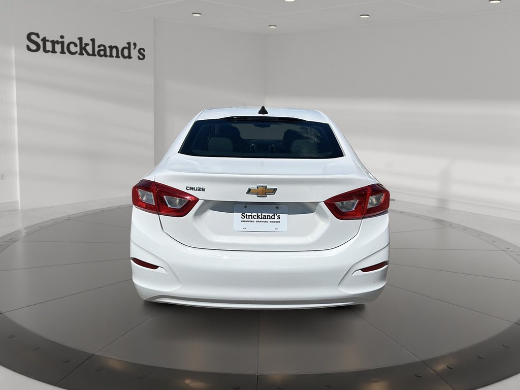 2023 Cadillac XT4 Premium Luxury AWD in Brantford, Ontario - 3 - w1024h768px