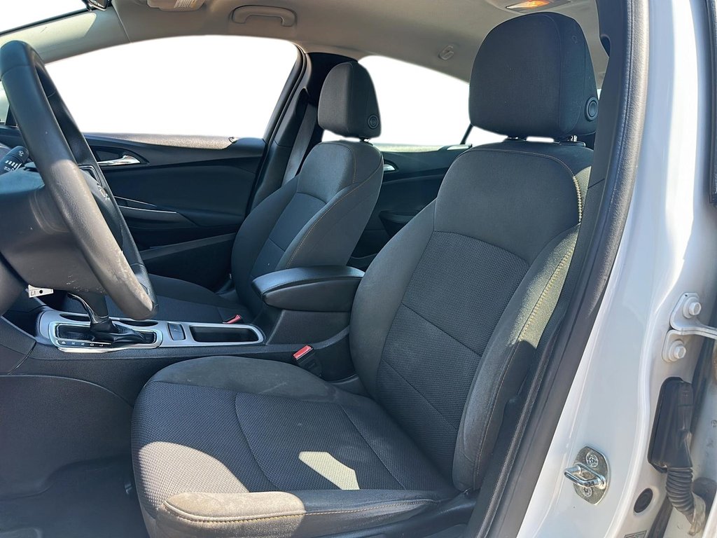 2023 Cadillac XT4 Premium Luxury AWD in Brantford, Ontario - 7 - w1024h768px