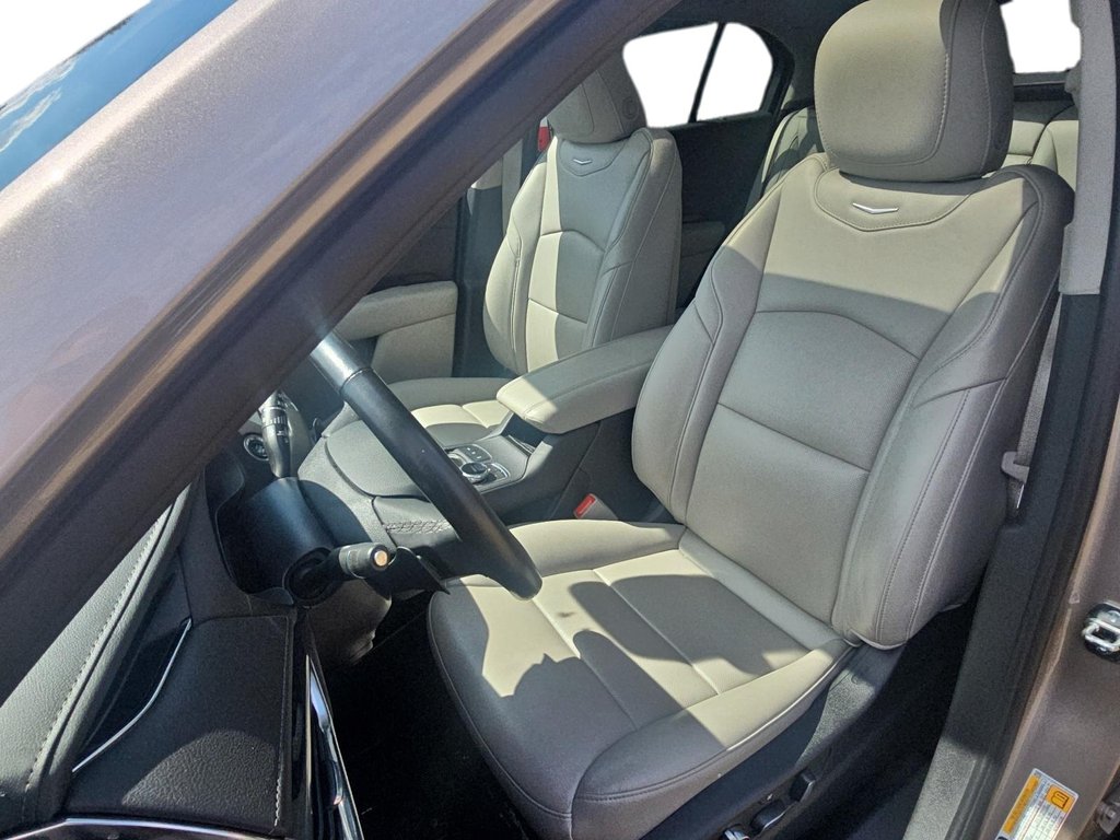 2023 Cadillac XT4 Premium Luxury AWD in Brantford, Ontario - 8 - w1024h768px