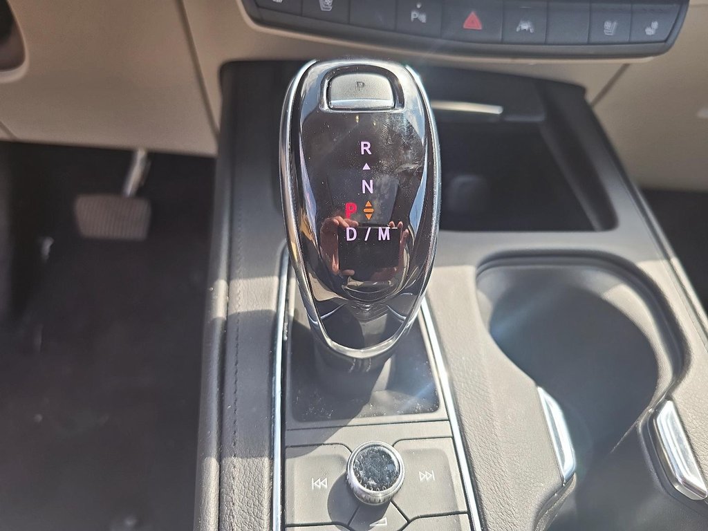 2023 Cadillac XT4 Premium Luxury AWD in Brantford, Ontario - 14 - w1024h768px