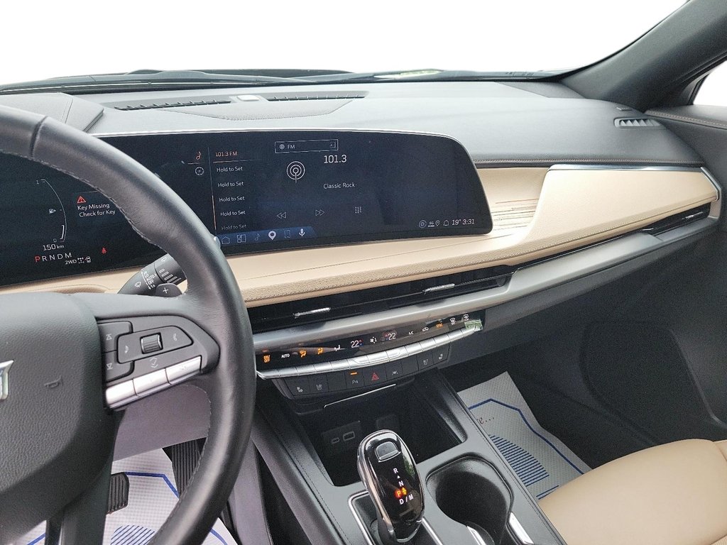 2024 Cadillac XT4 AWD 4dr Premium Luxury in Brantford, Ontario - 13 - w1024h768px