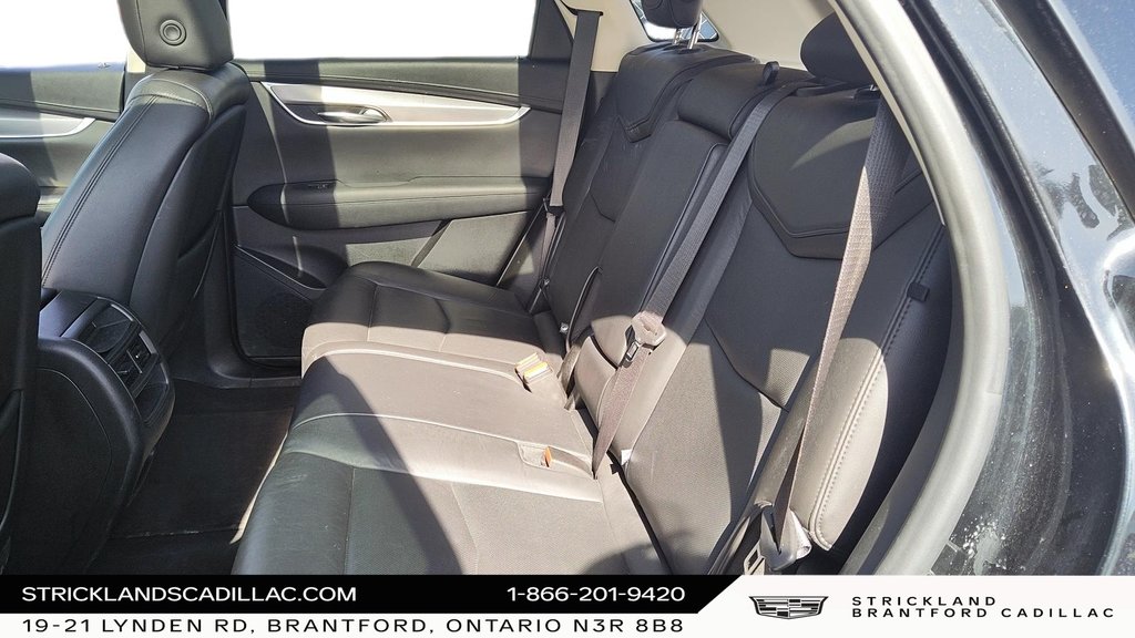 2019  XT5 AWD Luxury in Stratford, Ontario - 9 - w1024h768px