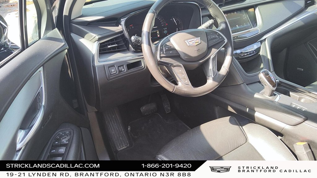 2019  XT5 AWD Luxury in Brantford, Ontario - 11 - w1024h768px