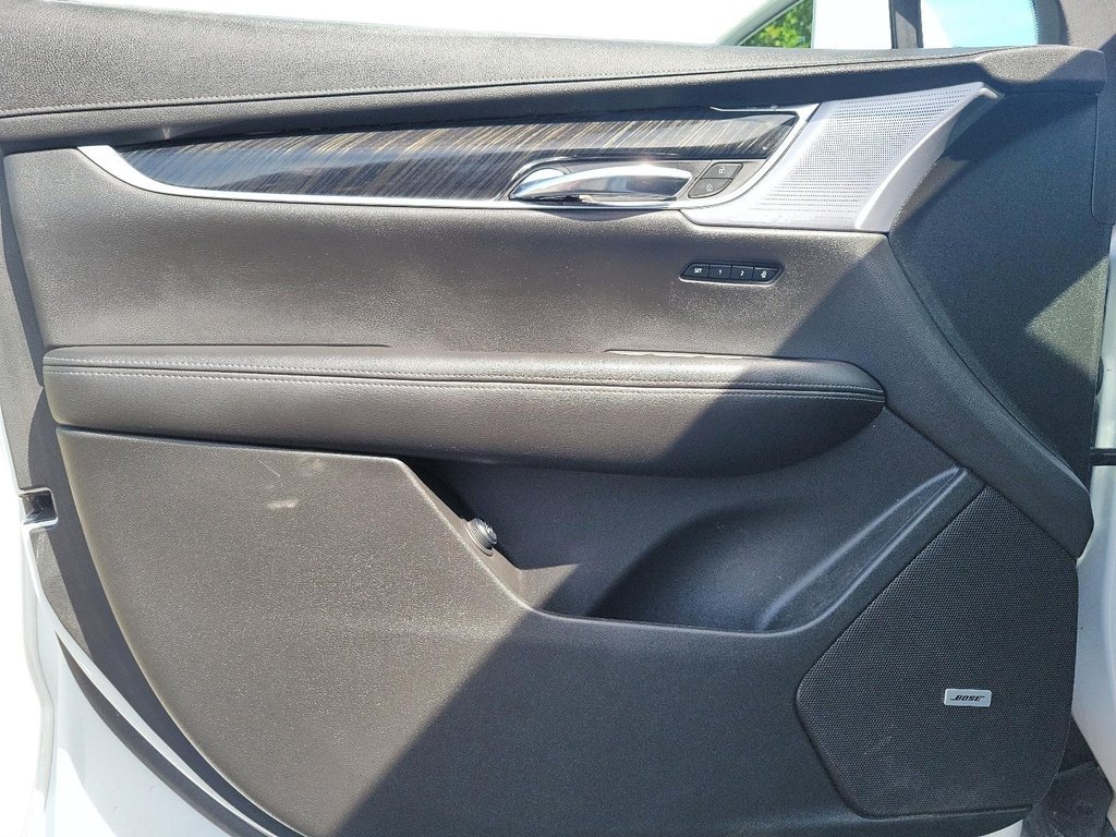 2020 Cadillac XT6 Premium Luxury AWD in Brantford, Ontario - 10 - w1024h768px